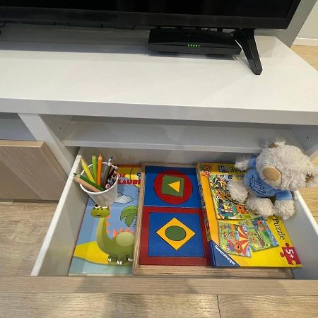 Appartamento Modern 1Br Haven Near Two Parks Riga Esterno foto