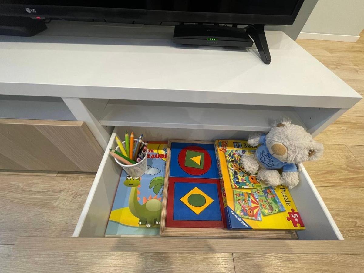 Appartamento Modern 1Br Haven Near Two Parks Riga Esterno foto